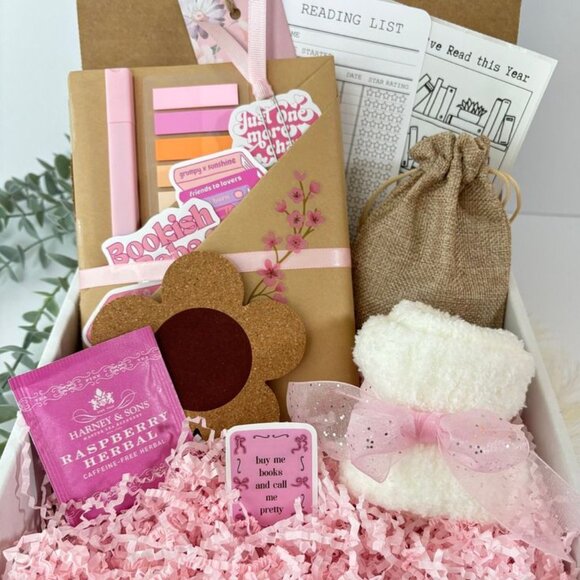 ๐ Large Rainy Day / Blind Date with a Book Mystery Box / Self-Care Box! ๐ - Picture 3 of 13